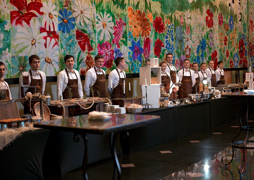 Фуршет для большой компании