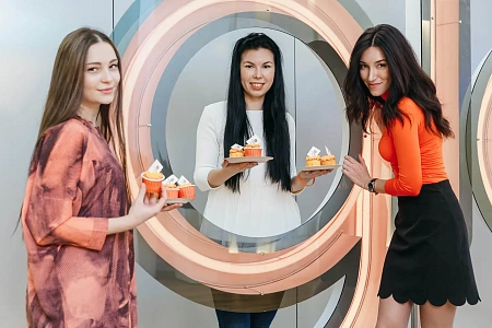 Оранжевый фуршет для GLO