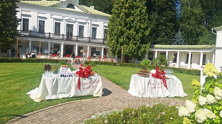 Свадебный банкет на главной площади Усадьбы Середниково на 40 персон