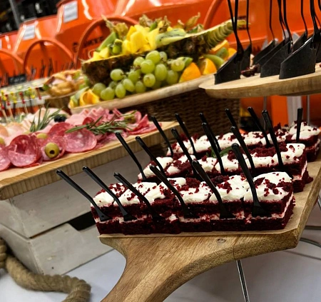 Фуршет на 100 персон Вираж