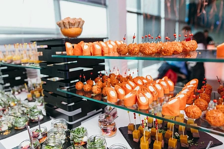 Оранжевый фуршет для GLO