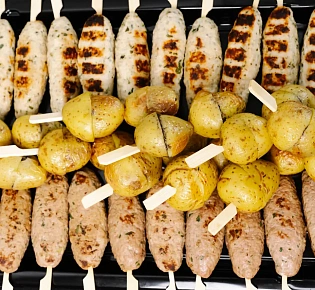 Готовый "Офисный фуршет" на 15 персон с горячими закусками и десертами