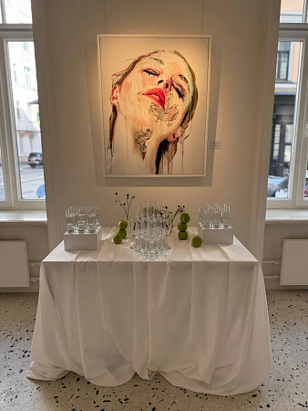 Фуршет на выставку современного искусства в Askeri Gallery