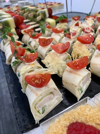 Фуршет на 50 персон для компании Алкон