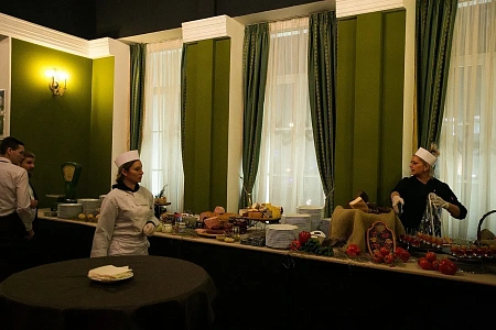 Фуршет в театре У Никитских Ворот