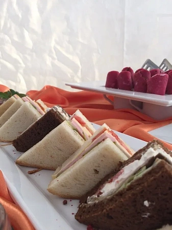 Фуршет на тест-драйв Lada