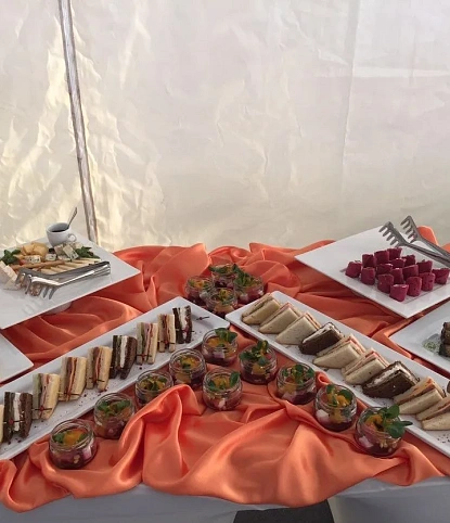 Фуршет на тест-драйв Lada