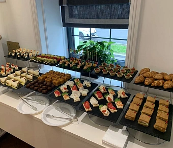 Фуршетный набор для бизнес-завтрака на 25 персон