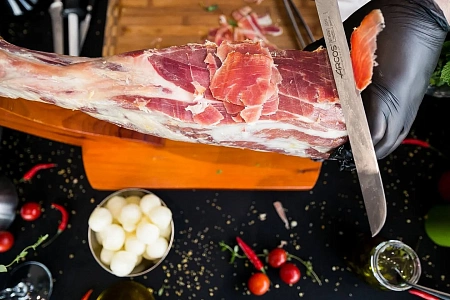 Фуршет в автосалоне Audi