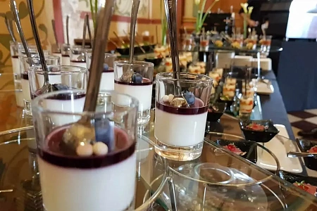 Фуршет на презентации Genesis