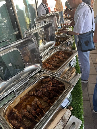 Фуршет и анимационные станции с ватой и мороженым для 150 персон R-Vision