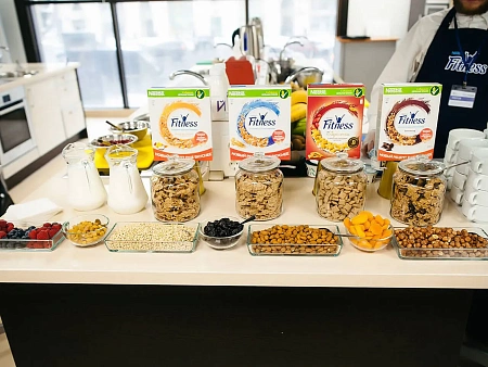 Завтрак для Девушек Компании Nestle