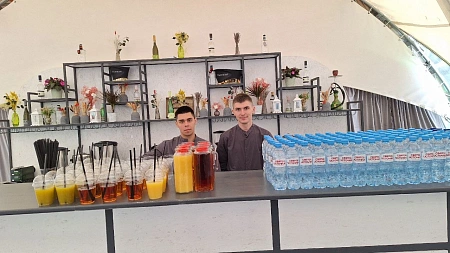 Фуршет и анимационные станции для 170 персон Тойота