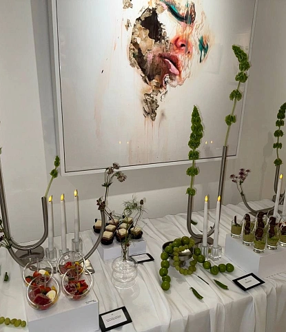 Фуршет на выставку современного искусства в Askeri Gallery