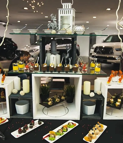 Новый год в салонах Infiniti, Skoda, Nissan