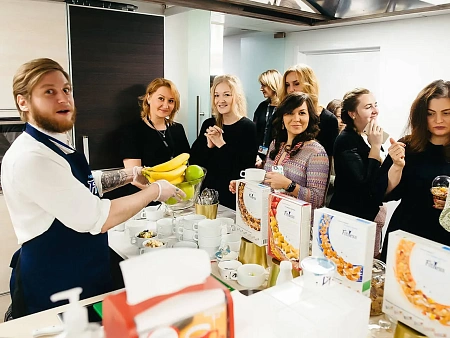 Завтрак для Девушек Компании Nestle