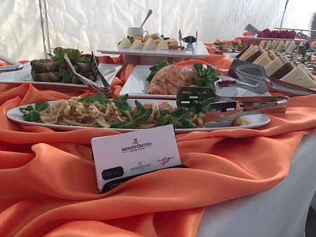 Фуршет на тест-драйв Lada