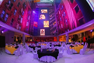 Корпоративный новогодний банкет в тематике «Нью-Йорк»