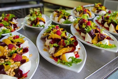 Юбилейный банкет на 100 гостей