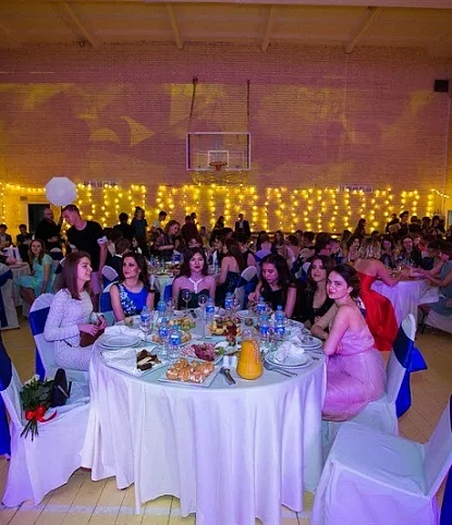 Банкет на выпускной вечер в школе