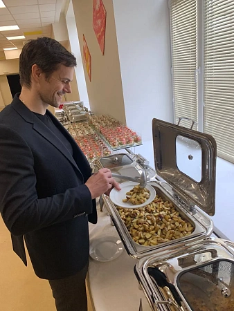 Фуршет в формате шведского стола на 250 персон