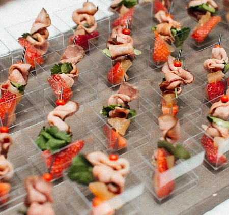 Анимационная станция "Винное казино" и доставка с обслуживанием на 80 персон