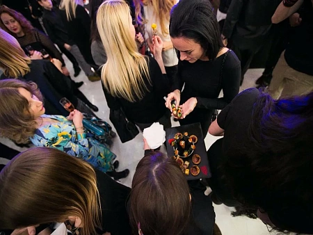 Коктейль на показе Chantal Thomass