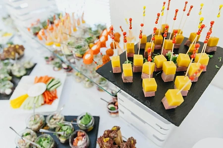 Оранжевый фуршет для GLO