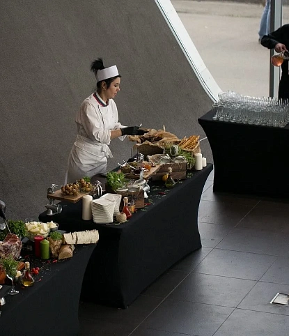 Фуршет в автосалоне Audi