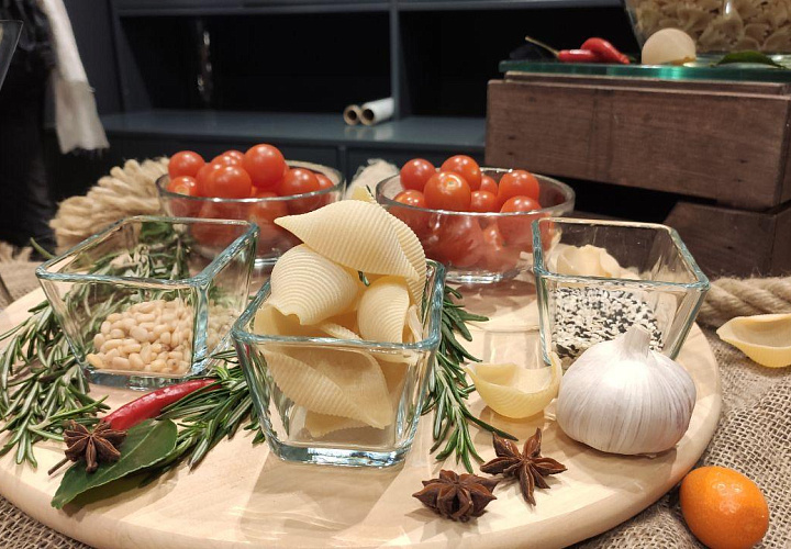 Мастер-класс Паста с томатным и сливочным соусами 