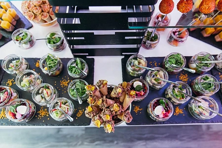 Оранжевый фуршет для GLO