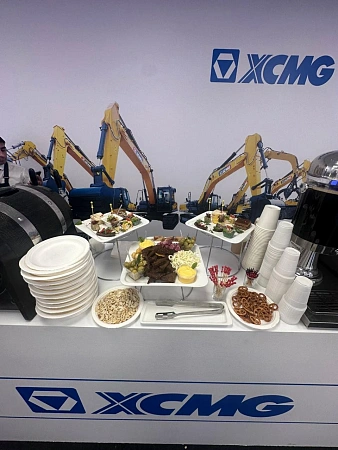 Фуршет на выставку спецтехники для 45 персон