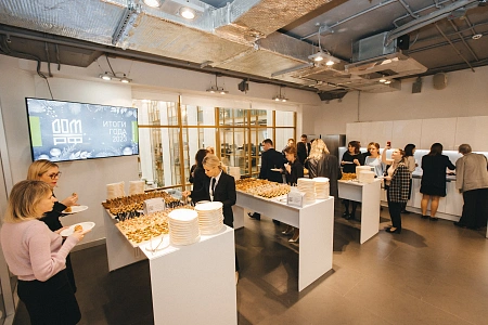 Новогодний кейтеринг на 2010 персон