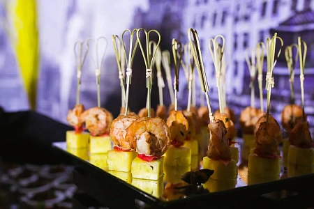 Корпоративный новогодний банкет в тематике «Нью-Йорк»