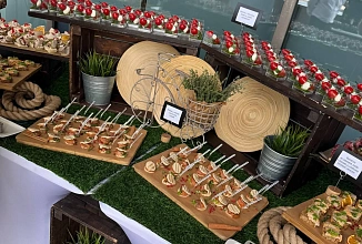 Фуршет и анимационные станции с ватой и мороженым для 150 персон R-Vision