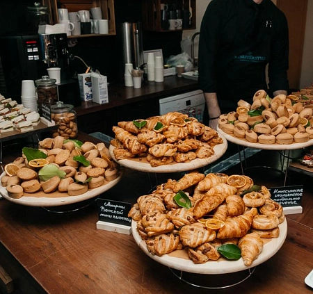 Анимационная станция "Винное казино" и доставка с обслуживанием на 80 персон