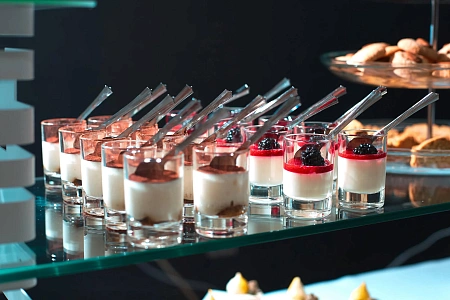 заказать десерты в стаканчиках для кофе брейка