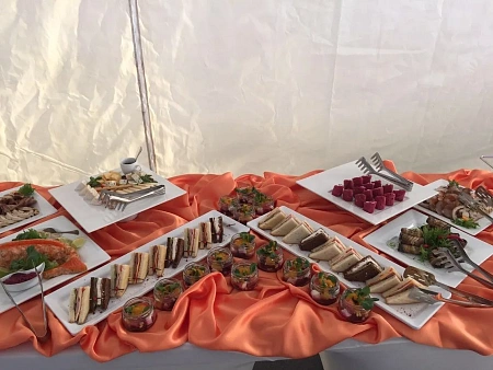 Фуршет на тест-драйв Lada