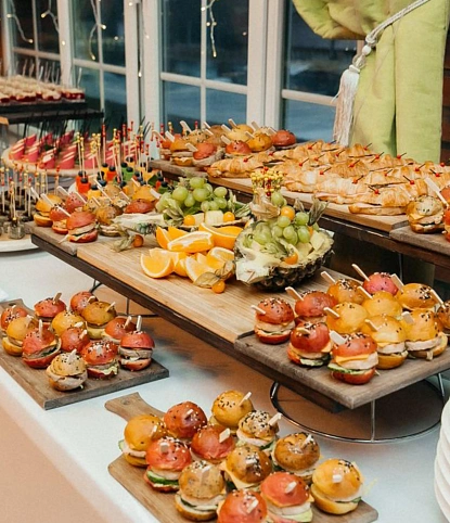 Анимационная станция "Винное казино" и доставка с обслуживанием на 80 персон