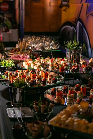 Фуршет на 65 человек на 8 марта