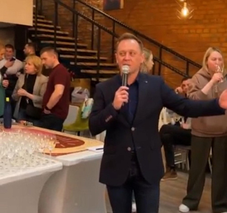 Анимационная станция "Винное казино" и доставка с обслуживанием на 80 персон