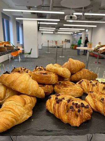 Фуршет на 50 персон для компании Алкон