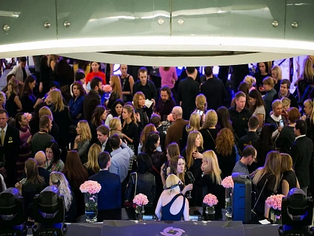 Коктейль на показе Chantal Thomass