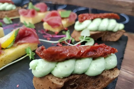 Фуршет в автосалоне Infiniti