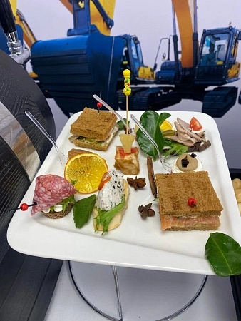 Фуршет на выставку спецтехники для 45 персон