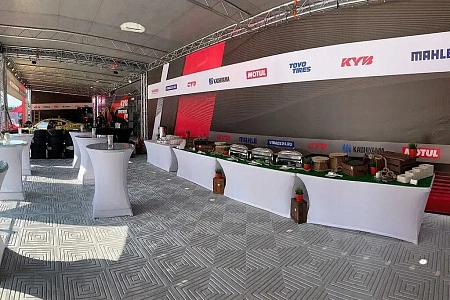 Фуршет на стенде Форвард Авто