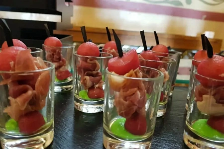 Фуршет на презентации Genesis