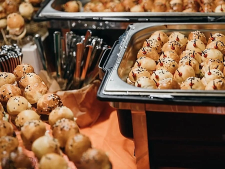 Фуршет в офисе компании GLO