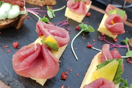 Фуршет в автосалоне Infiniti