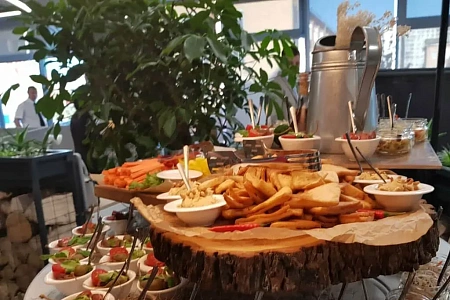 Фуршет в новом офисе агентства DPG